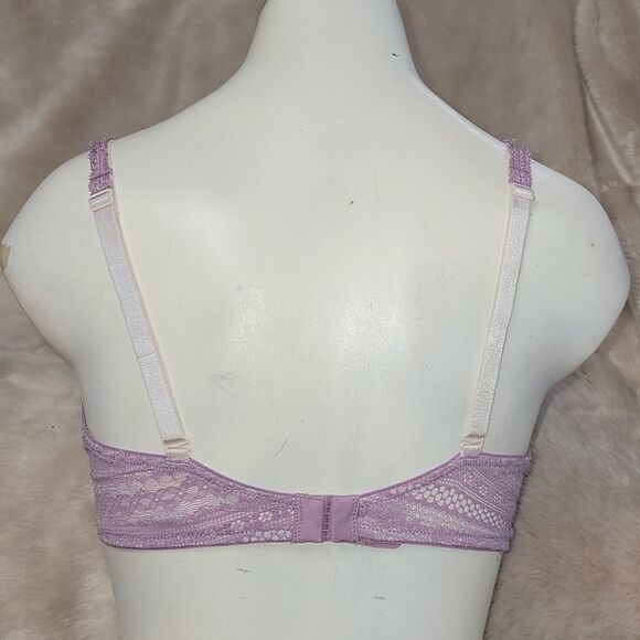 VICTORIA'S SECRET LINED DEMI LAVENDER LACE UNDERWIRE BRA, SIZE 34D - Picture 5 of 8